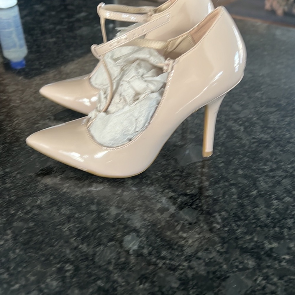 Heels - Picture 3 of 9